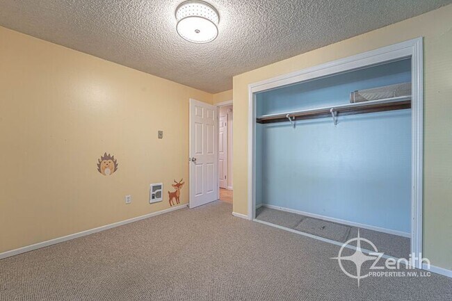 Building Photo - 4213 NE 139th Ave