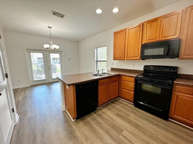 Building Photo - 3BR/2.5BA Paloma Townhome. Bright & Comfortable!