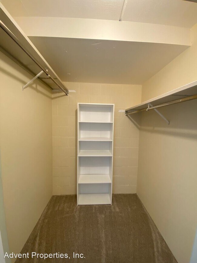 Building Photo - 1 br, 1 bath House - 1 Kelton Ct Unit 5E