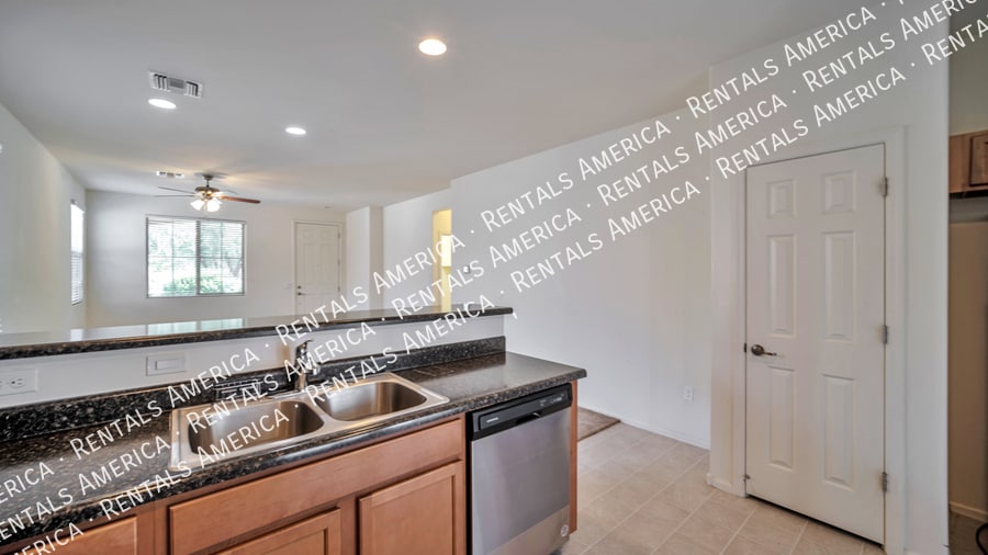 Building Photo - 6678 W Fishermans Dr