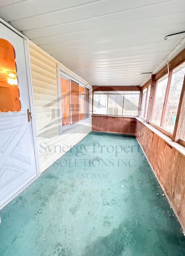 Building Photo - Ranch Home