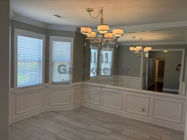 Building Photo - 208 Lenox Dr
