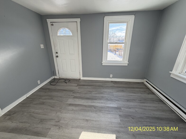 Building Photo - 1711 E Lynn St