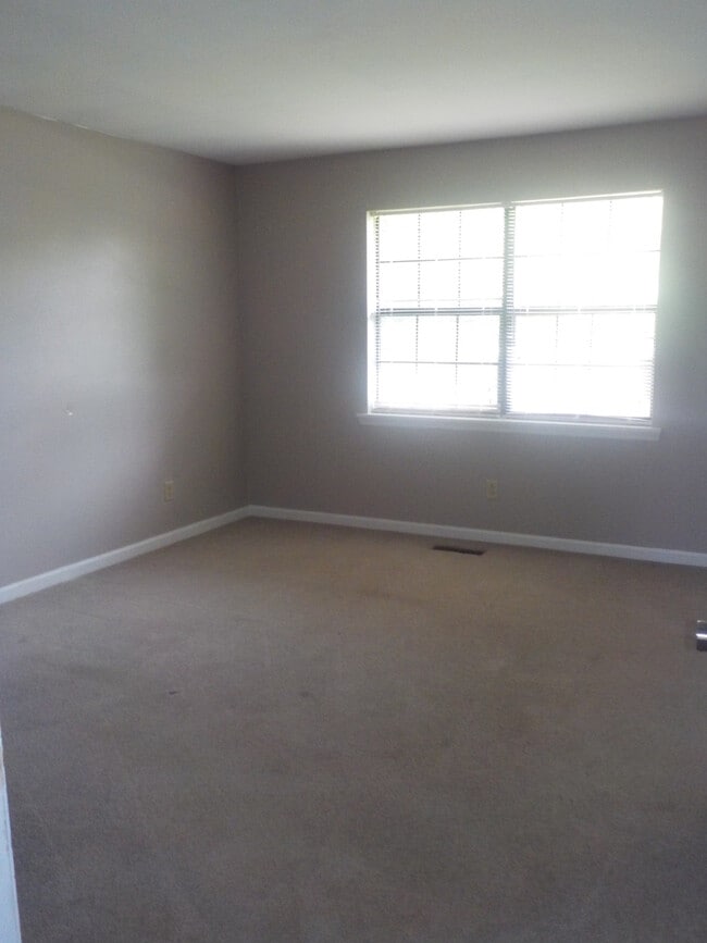 Building Photo - 2785 Vance Dr