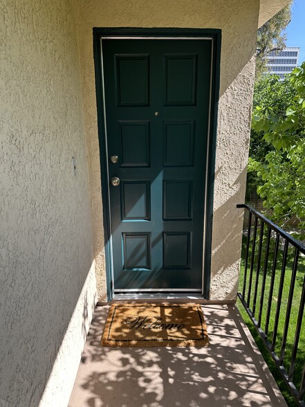 Primary Photo - 5318 Alhama Dr