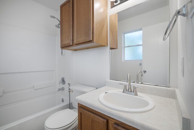 Building Photo - 903 Haynes Dr