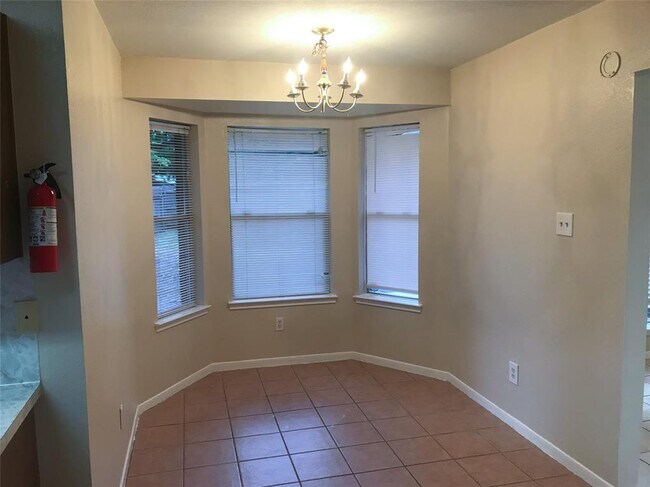 Building Photo - 6403 Garden Canyon Dr