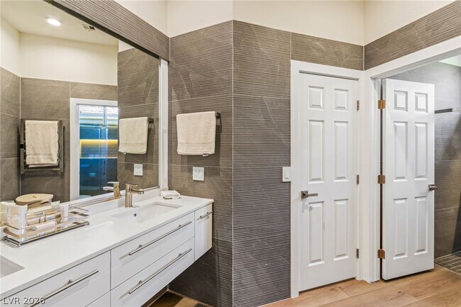 Building Photo - 404 Summer Mesa Dr