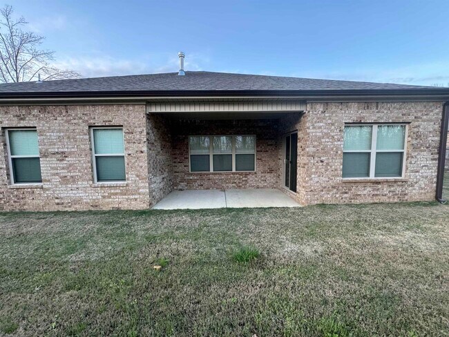 Building Photo - 178 Crown Way