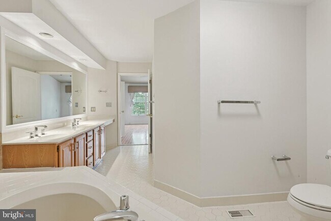 Building Photo - 20 Wilkinson Way