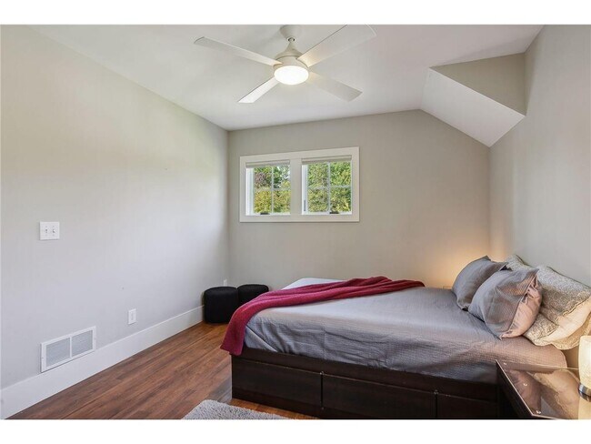Building Photo - 4015 Wood End Dr