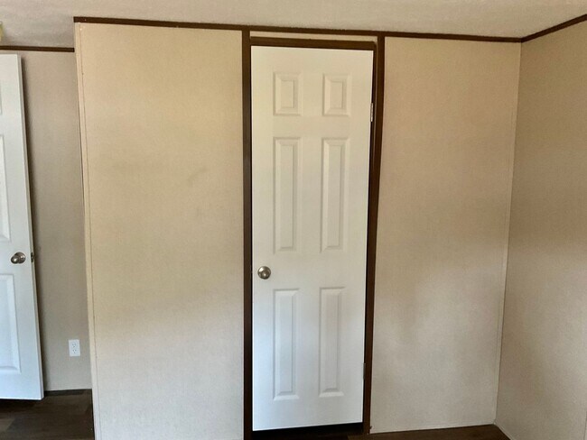 Building Photo - Doublewide Home For Rent in Iron Station NC with 4 Bedrooms, 2 Baths