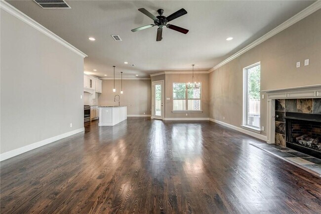 Building Photo - Templeton