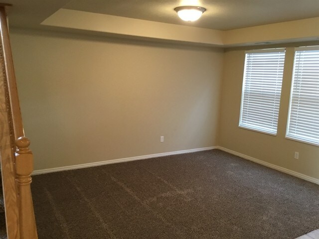 Building Photo - 865 Southhampton Dr