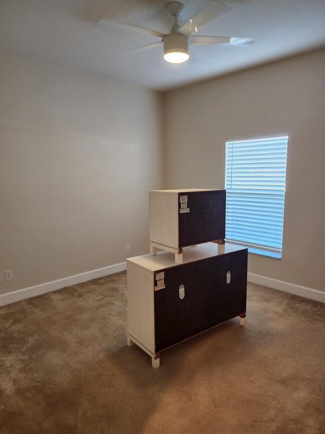 Building Photo - 170 Portside Ave