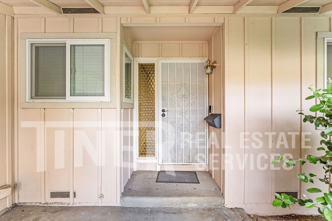 Building Photo - 6612 Modesto Dr