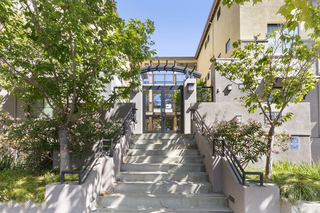 Building Photo - 800 N 8th St