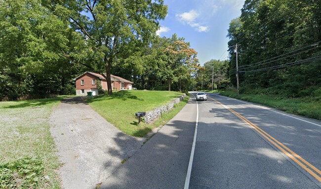 Primary Photo - 21 New Hackensack Rd