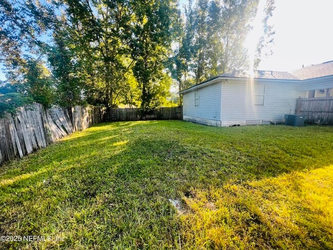 Building Photo - 1508 Center St