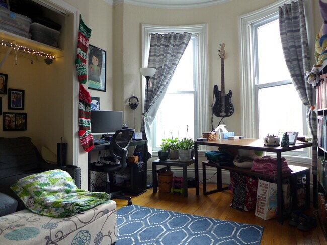 Primary Photo - 37 Delle Ave