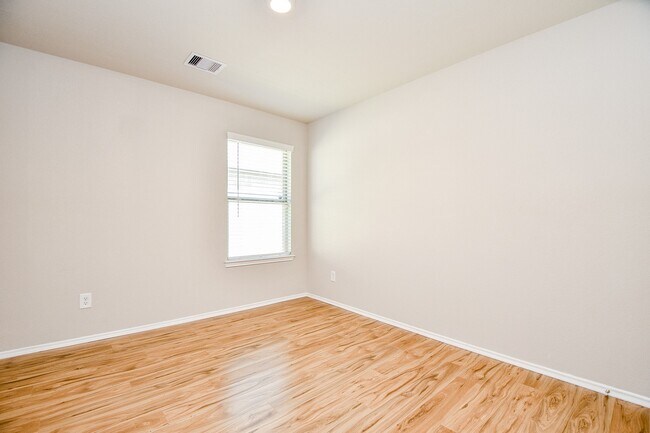 Building Photo - 22931 Berthoud Trl