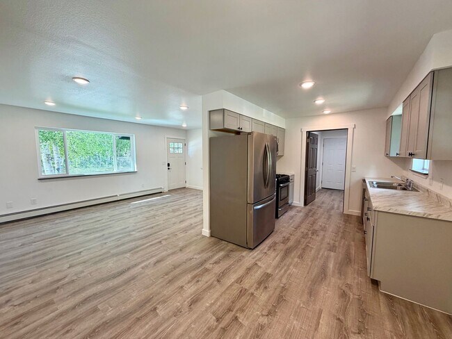 Building Photo - BRAND NEW REMODEL!