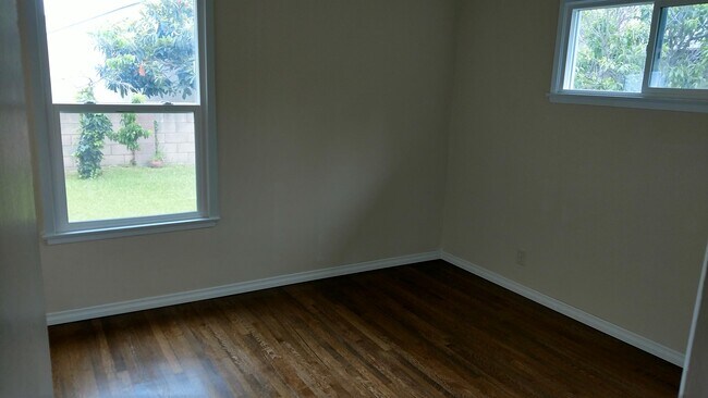 Building Photo - 670 Willow Ave