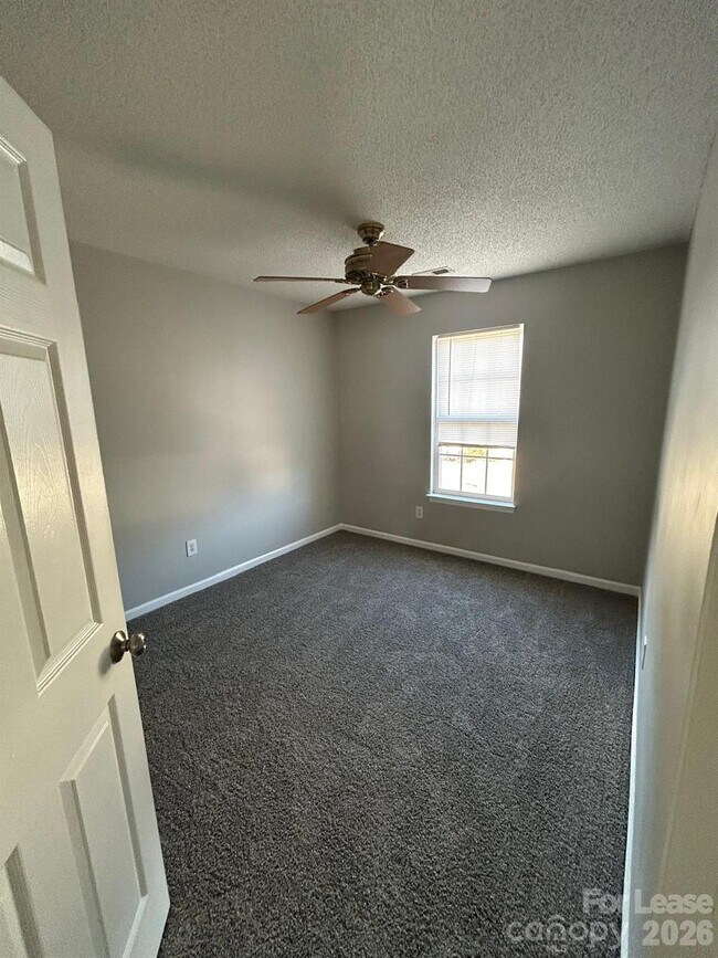 Building Photo - 9510 Isaac Hunter Dr