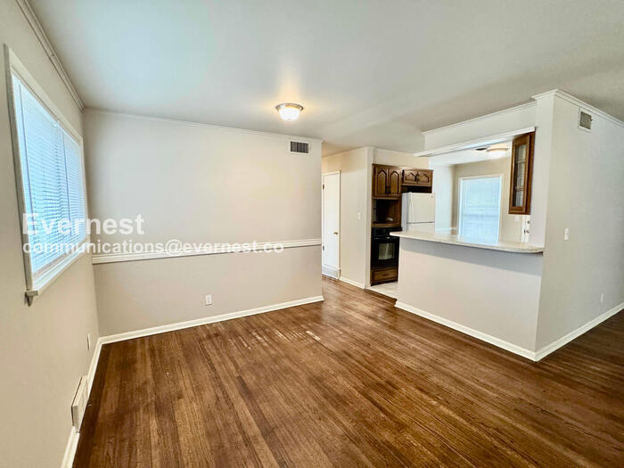 Building Photo - 5764 E 24th St