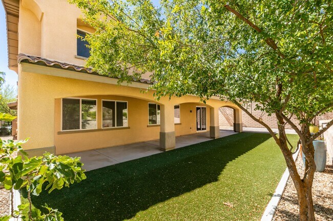 Building Photo - 12056 La Palmera Ave