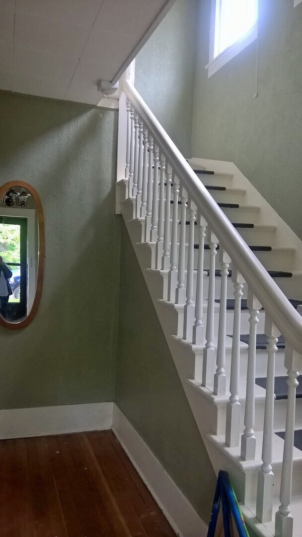 Building Photo - Spacious Home in the Slant Street Neighborhood