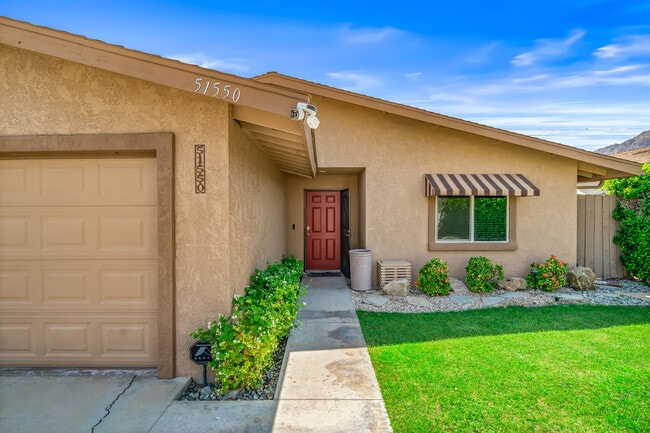 Building Photo - 51550 Avenida Mendoza