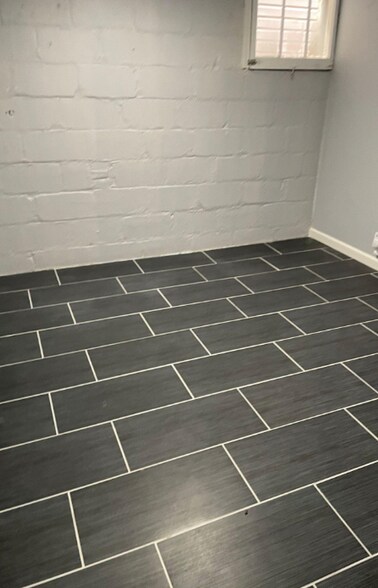 Building Photo - 579 Liberty Ave