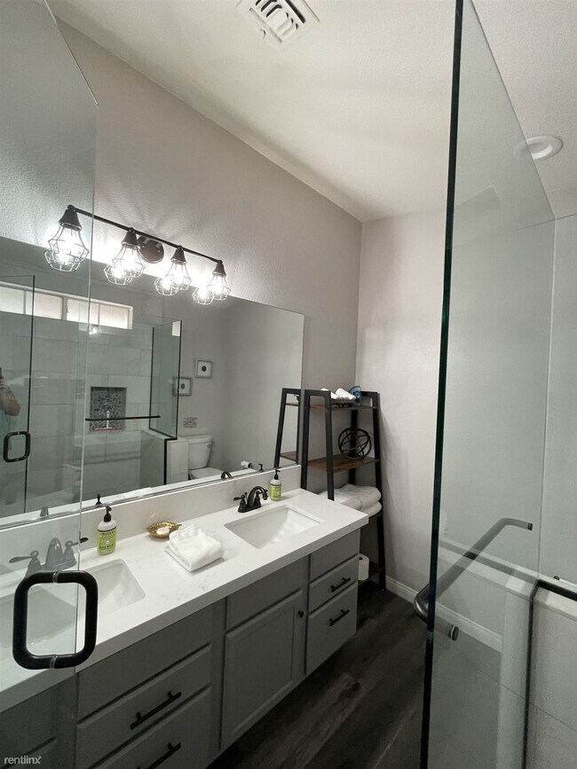 Building Photo - 3 br, 2 bath House - 3636 Lexington Avenue