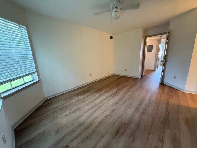 Building Photo - Mesa 6 LLC - Bermuda Dunes Units