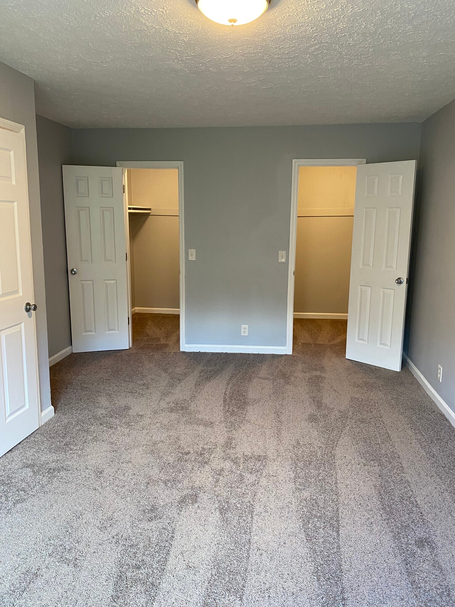 Building Photo - 738 Flint Ridge Dr