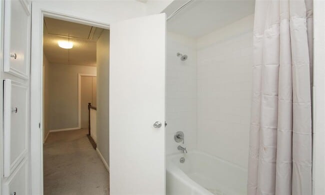 Building Photo - 6914 Chancellor Dr