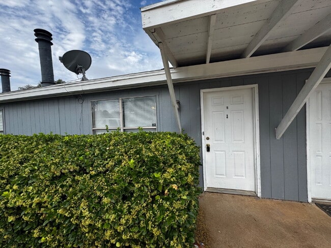 Primary Photo - Beautiful One Bedroom Quadruplex on Cul-de...