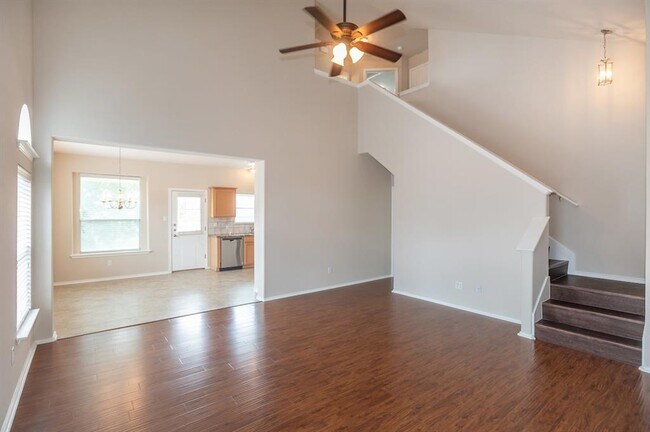 Building Photo - 516 Sweet Leaf Ln