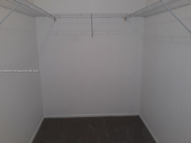 Building Photo - 147 Lake Carol Dr