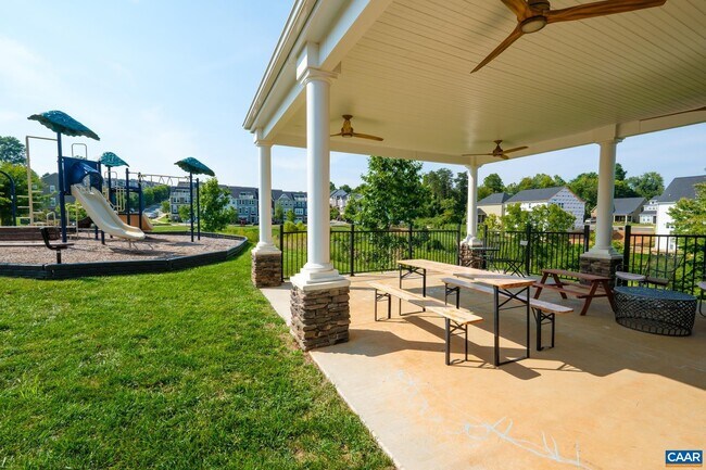 Building Photo - 2048 Avinity Loop