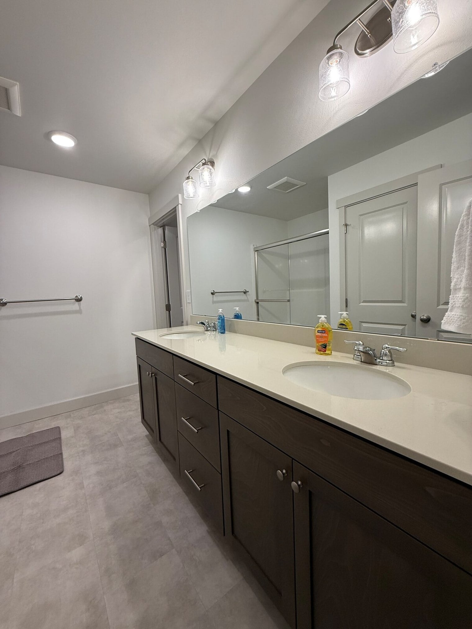 Building Photo - 385 Taft St