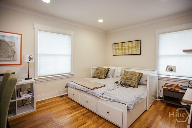 Building Photo - 284 The