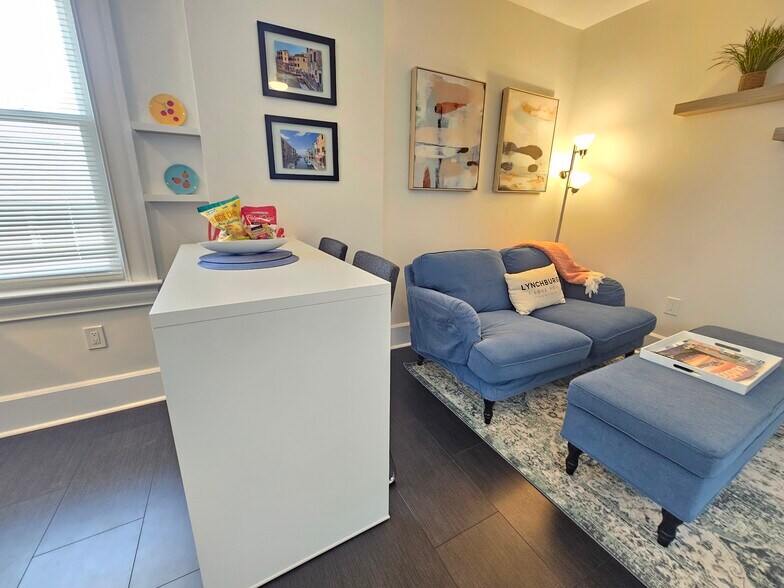 Building Photo - 3541 Fort Ave