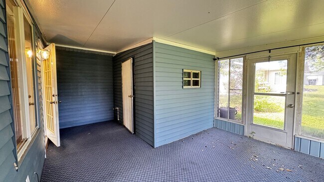 Building Photo - 8449 SW 106th Pl