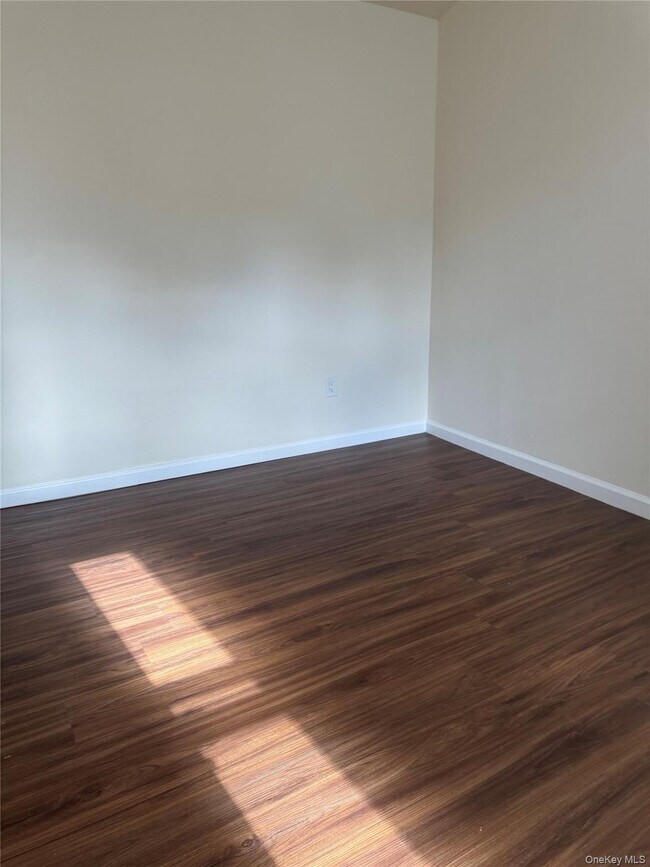 Building Photo - 155 Main St