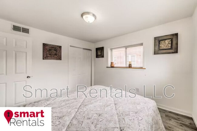 Building Photo - 3844 Park Ave