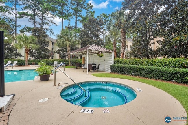 Building Photo - 1BR / 1BA Condo in Gated Summer House Comm...