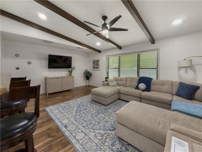 Building Photo - 2525 Willow Bend Dr