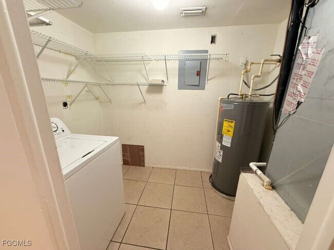 Building Photo - 1126 SE 8th St